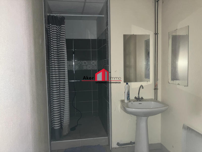 Local d'activités - 177 m² - 3 pièces