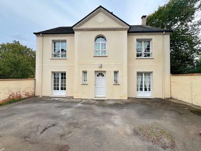 Maison - 184 m² - 6 pièces