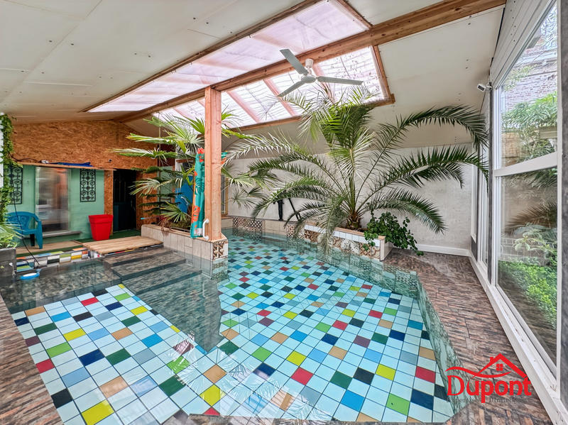 Maison - 338 m² - 8 pièces