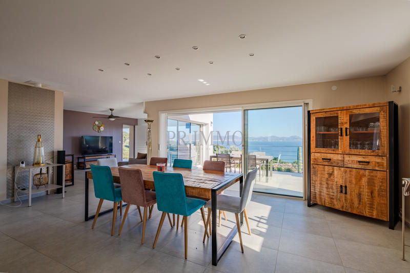 Maison - 261 m² - 7 pièces