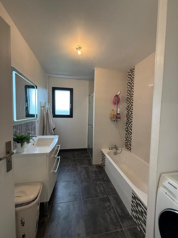 Maison - 103 m² - 5 pièces