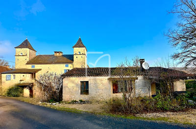 Maison - 255 m² - 9 pièces