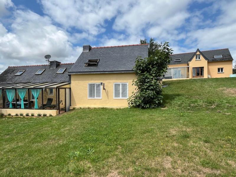 Maison - 230 m² - 7 pièces