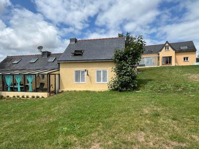 Maison - 230 m² - 7 pièces