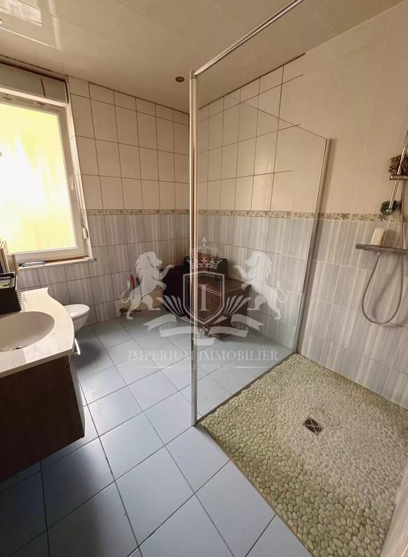 Maison jumelée - 90 m² - 5 pièces