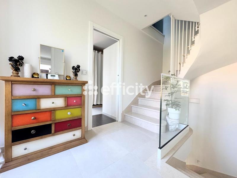 Maison - 170 m² - 7 pièces