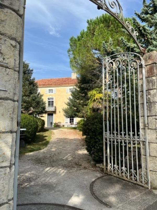 Château - 650 m² - 15 pièces