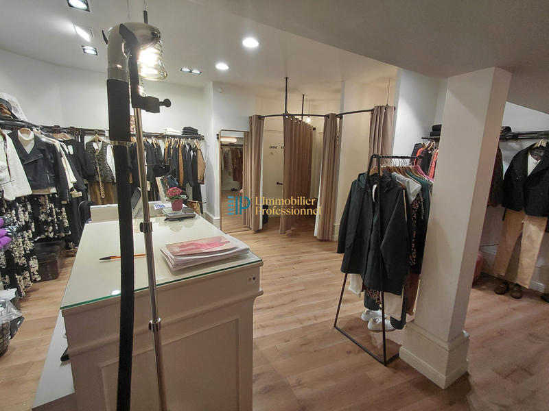 Local commercial - 94 m² - 2 pièces