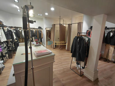 Local commercial - 94 m² - 2 pièces