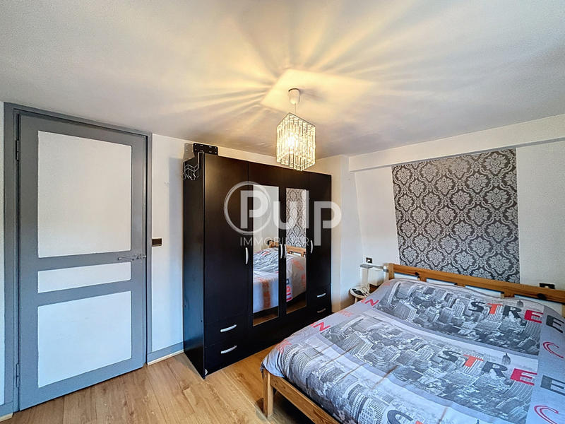 Maison - 90 m² - 5 pièces