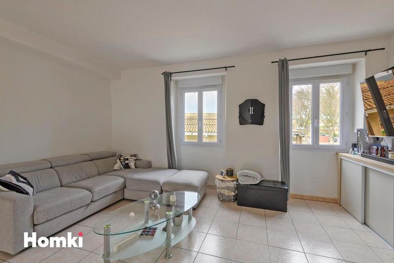 Appartement - 96 m² - 2 pièces