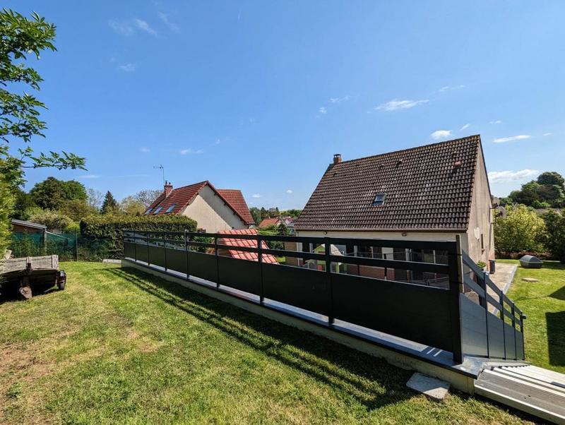 Pavillon - 130 m² - 8 pièces