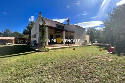 Maison traditionnelle - 200 m² - 7 pièces