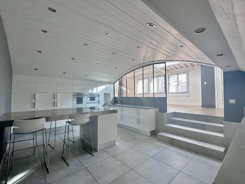 Maison - 288 m² - 7 pièces