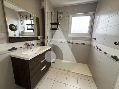 Appartement - 100 m² - 4 pièces