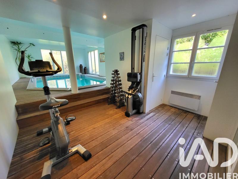 Maison - 332 m² - 9 pièces