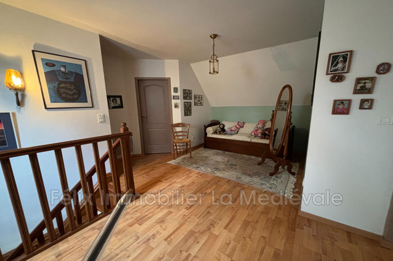 Maison - 201 m² - 5 pièces