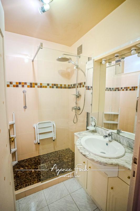 Appartement - 84 m² - 4 pièces