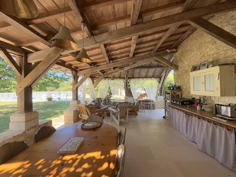 Maison - 345 m² - 13 pièces