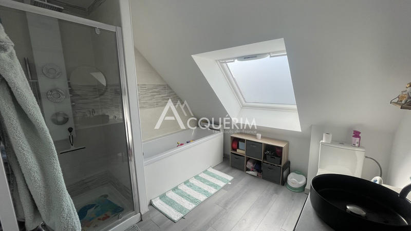 Maison - 95 m² - 4 pièces