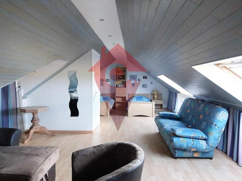 Maison - 180 m² - 8 pièces