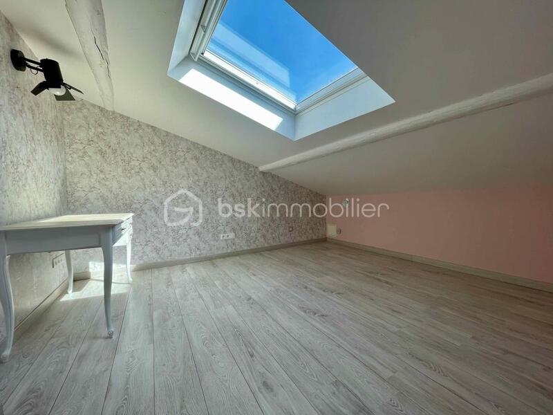Maison - 181 m² - 8 pièces