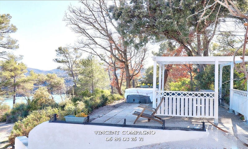 Maison - 230 m² - 10 pièces