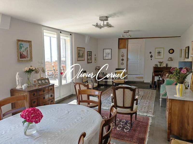 Maison - 169 m² - 9 pièces