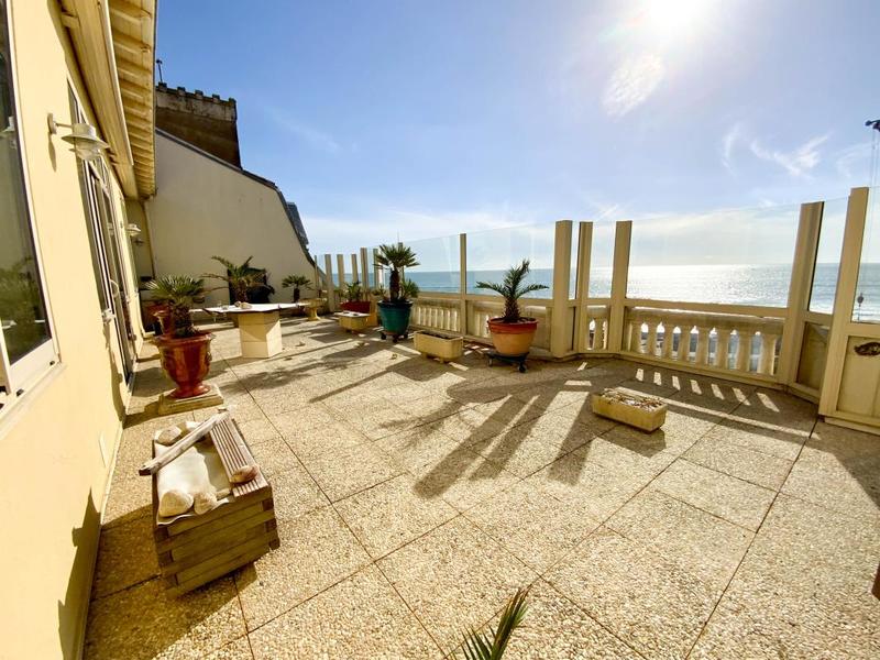 Demeure - 265 m² - 10 pièces