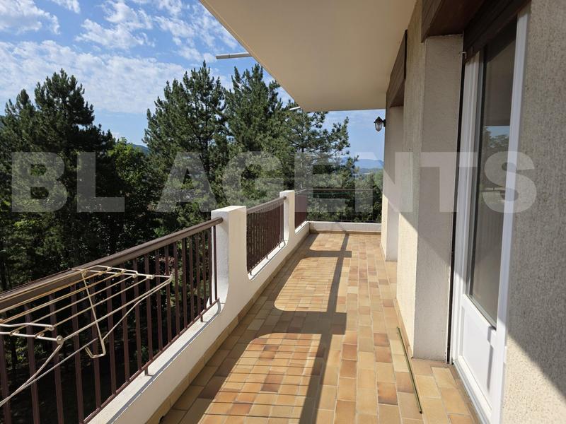 Appartement - 96 m² - 4 pièces