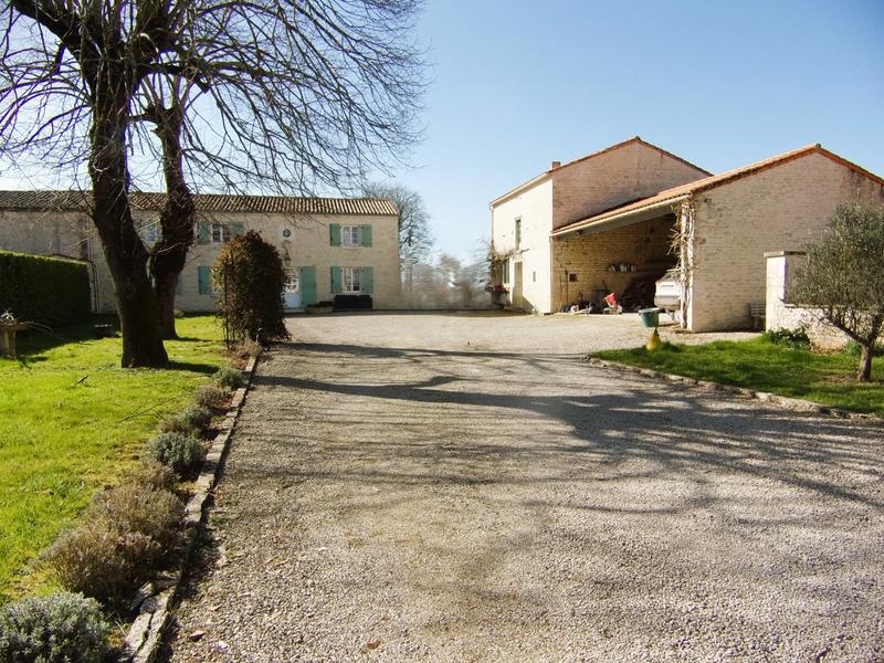 Maison traditionnelle - 195 m² - 5 pièces