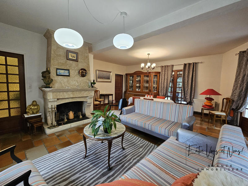 Villa - 234 m² - 10 pièces