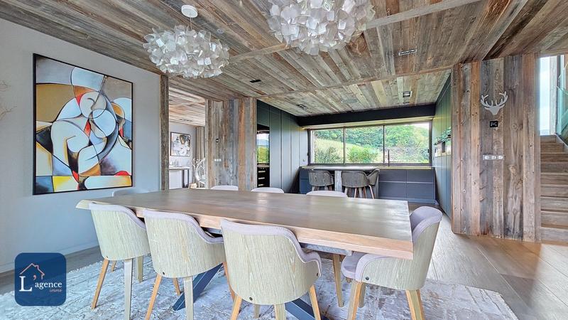 Maison - 219 m² - 7 pièces