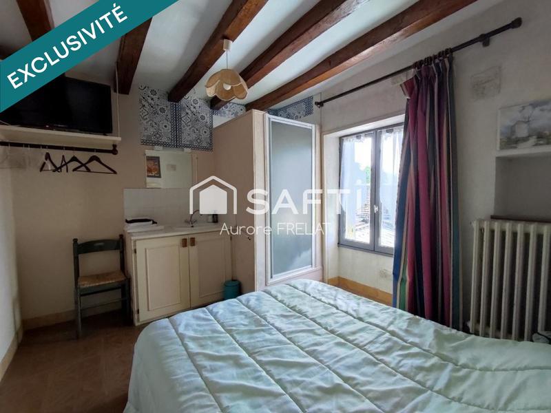 Maison - 270 m² - 10 pièces