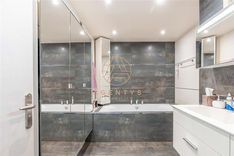 Appartement - 121 m² - 4 pièces