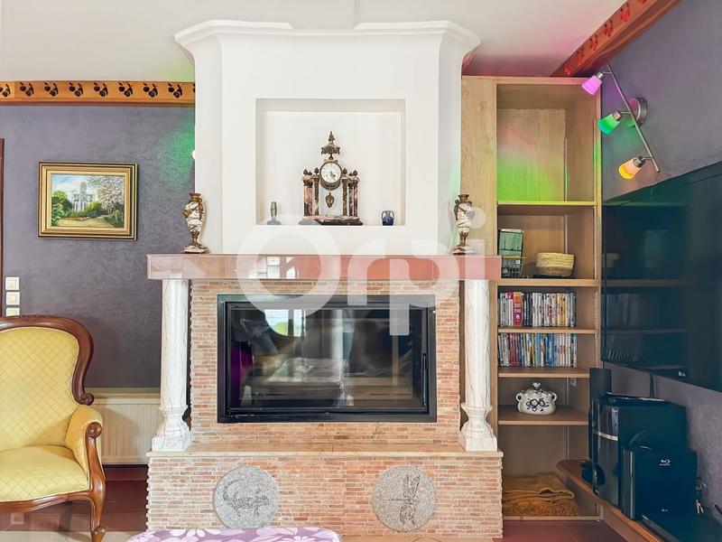 Maison - 220 m² - 6 pièces