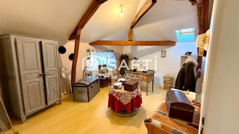 Maison - 240 m² - 6 pièces