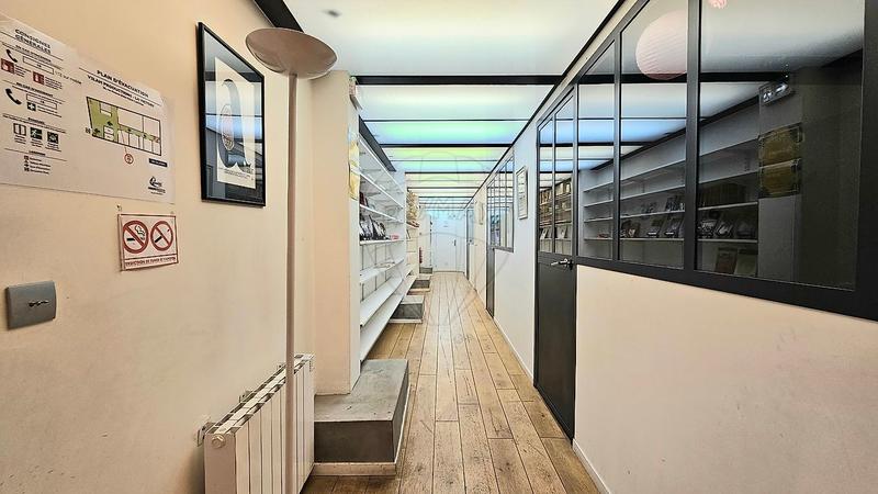 Entrepôt - 400 m² - 10 pièces