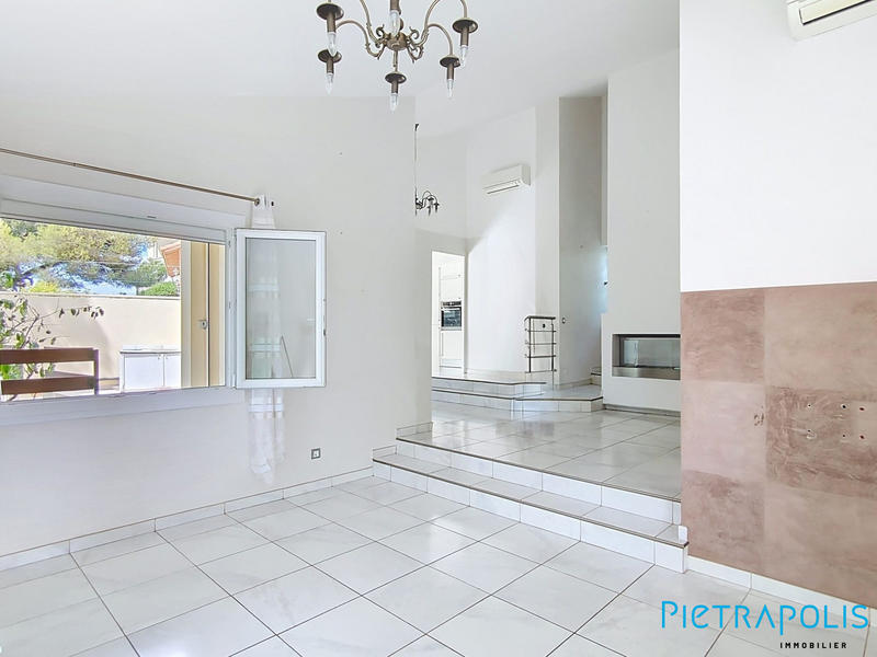 Maison - 98 m² - 4 pièces