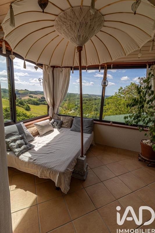 Maison - 220 m² - 5 pièces