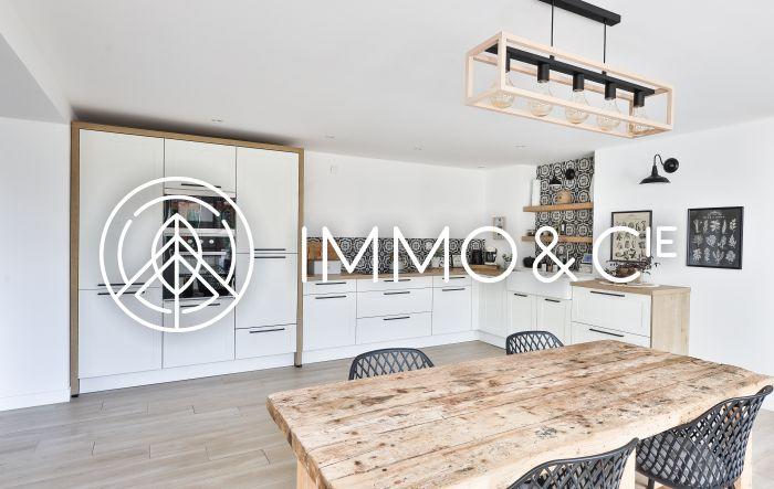 Maison - 202 m² - 6 pièces