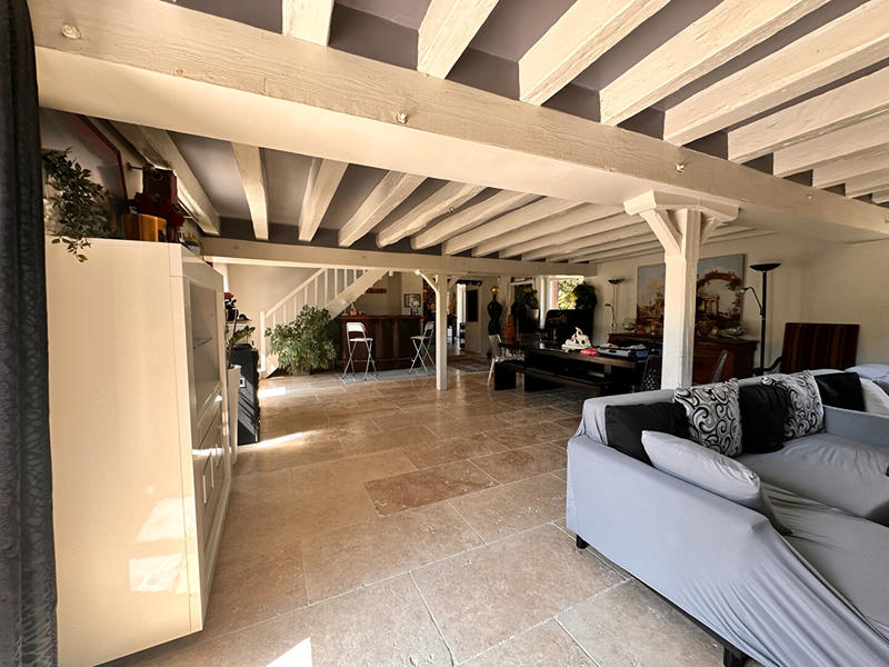 Maison - 220 m² - 6 pièces