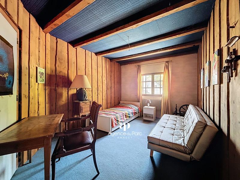 Maison - 220 m² - 9 pièces