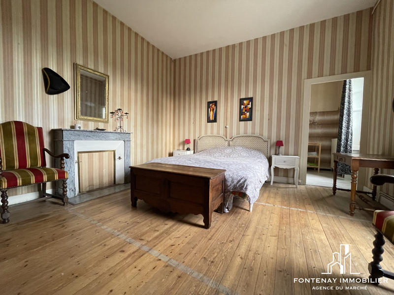 Maison - 299 m² - 9 pièces