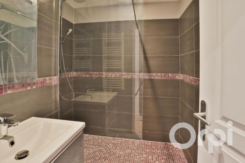 Maison - 275 m² - 10 pièces