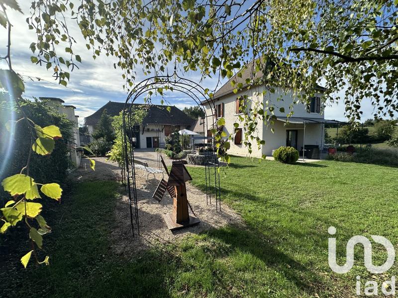 Maison - 180 m² - 8 pièces