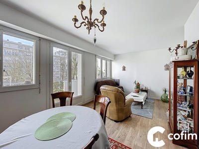 Appartement - 95 m² - 4 pièces