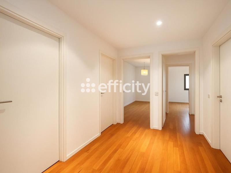 Appartement - 179 m² - 7 pièces