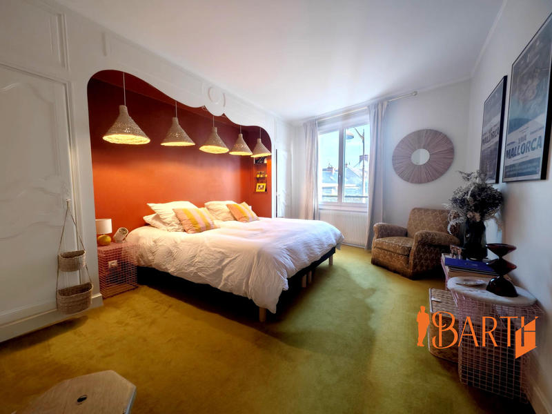 Maison - 325 m² - 4 pièces