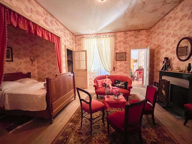 Maison - 235 m² - 14 pièces